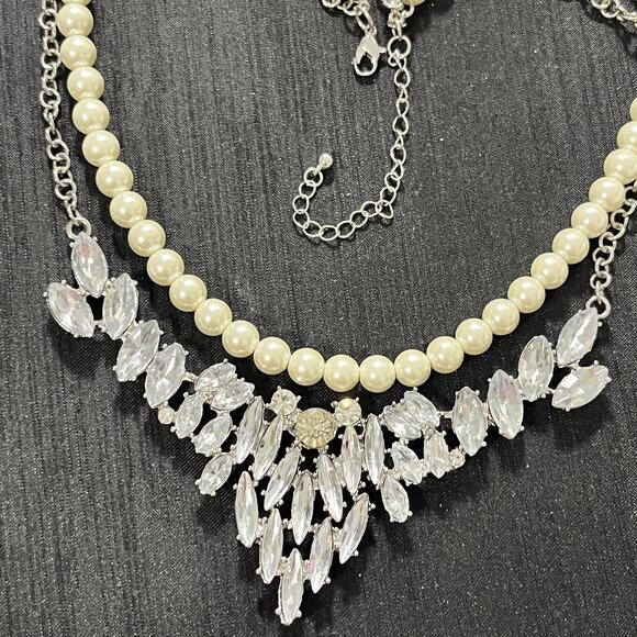 Vintage Crystal & Pearl Statement Necklace white silver 18-21 inches - Picture 3 of 3